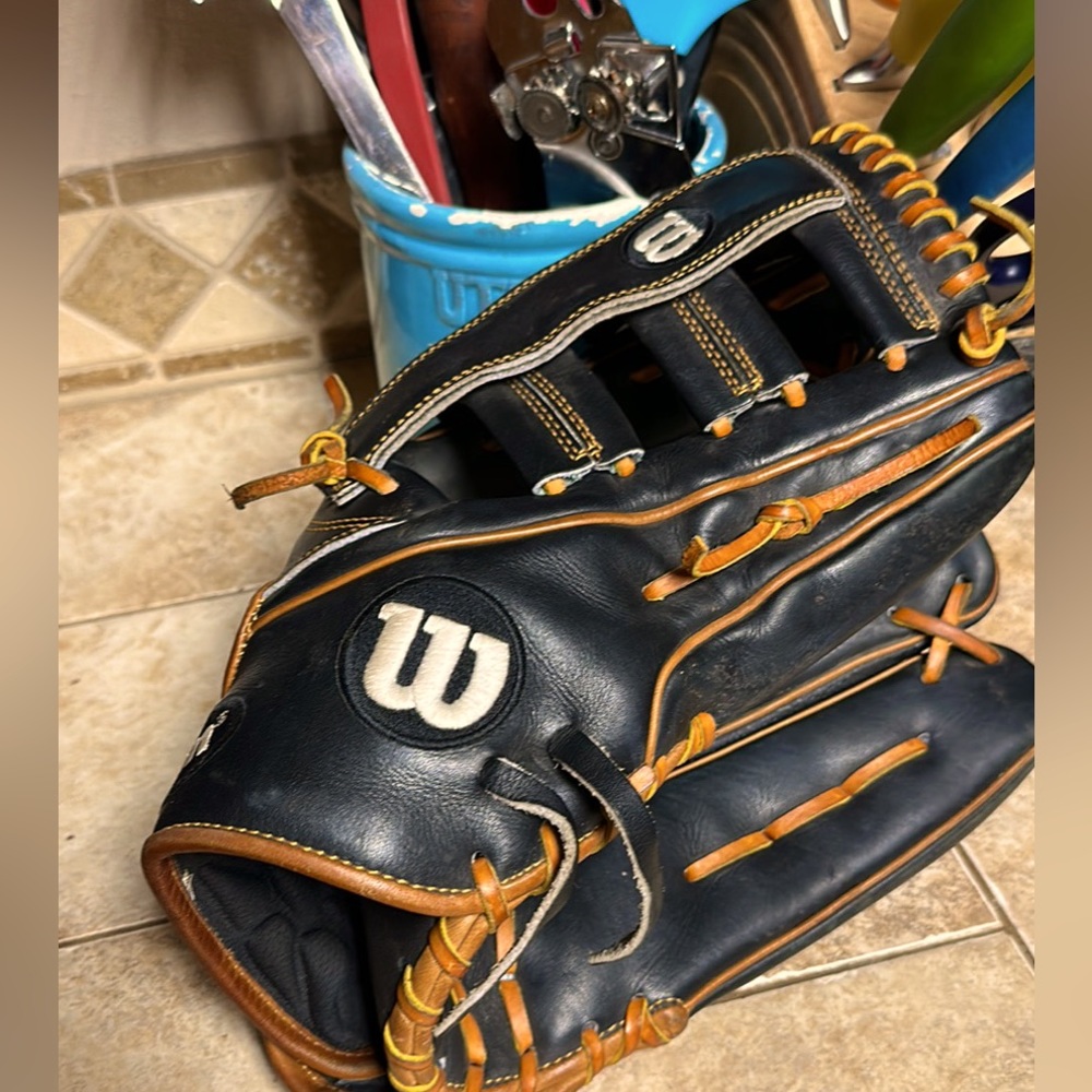 2022 wilson A2K 12.75 outfield baseball glove